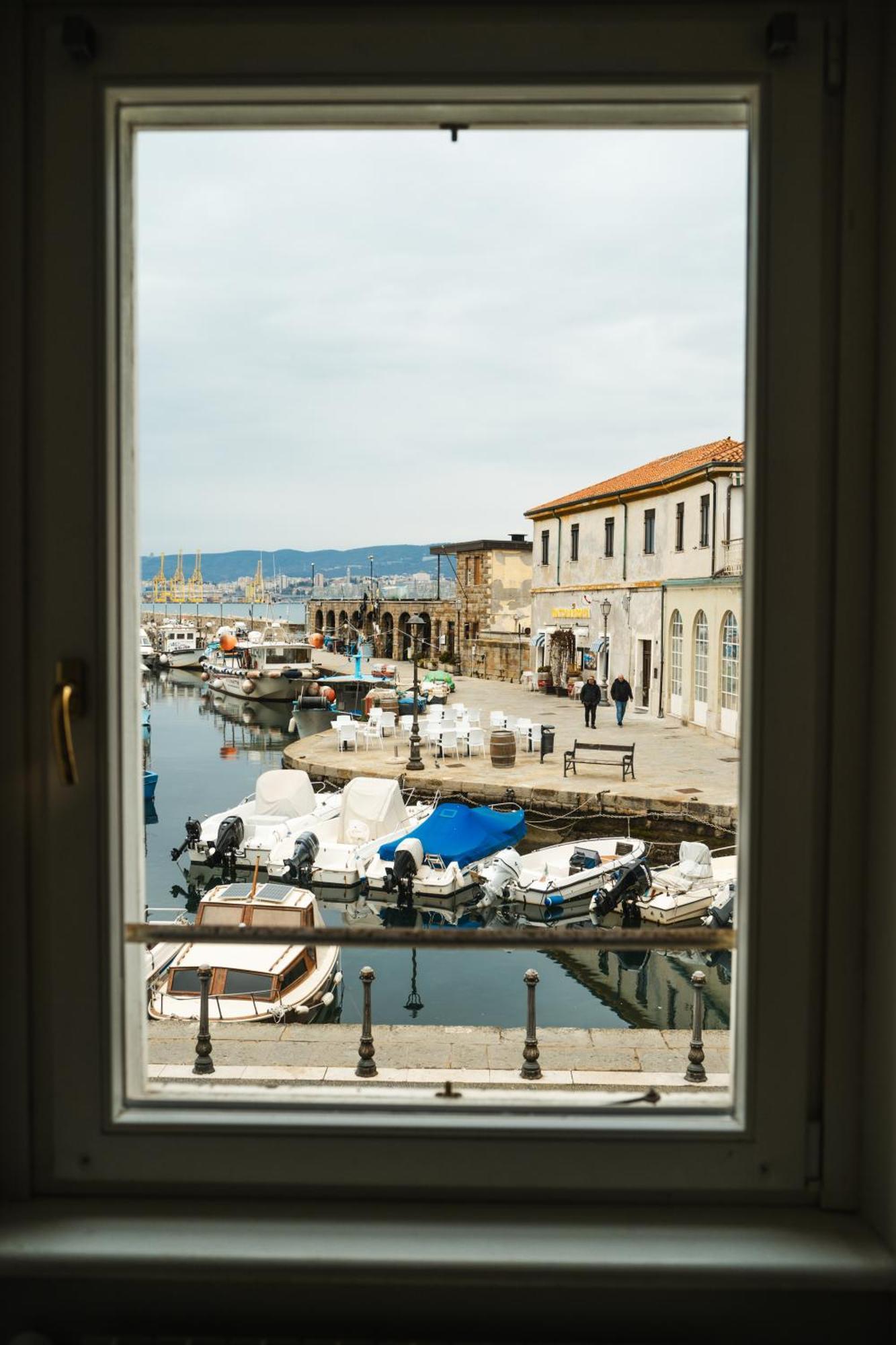 Hurban Apartments Muggia Bagian luar foto
