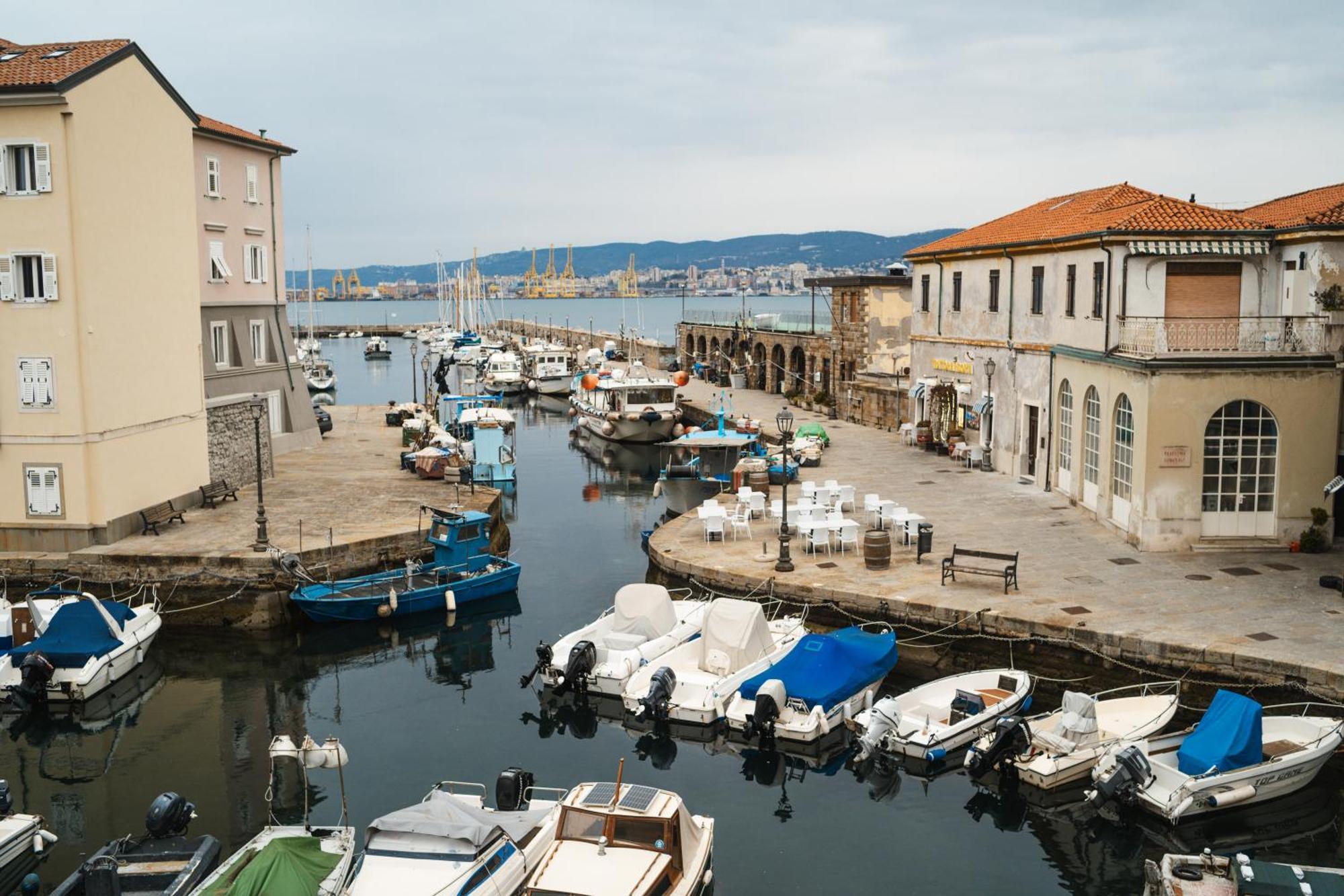 Hurban Apartments Muggia Bagian luar foto