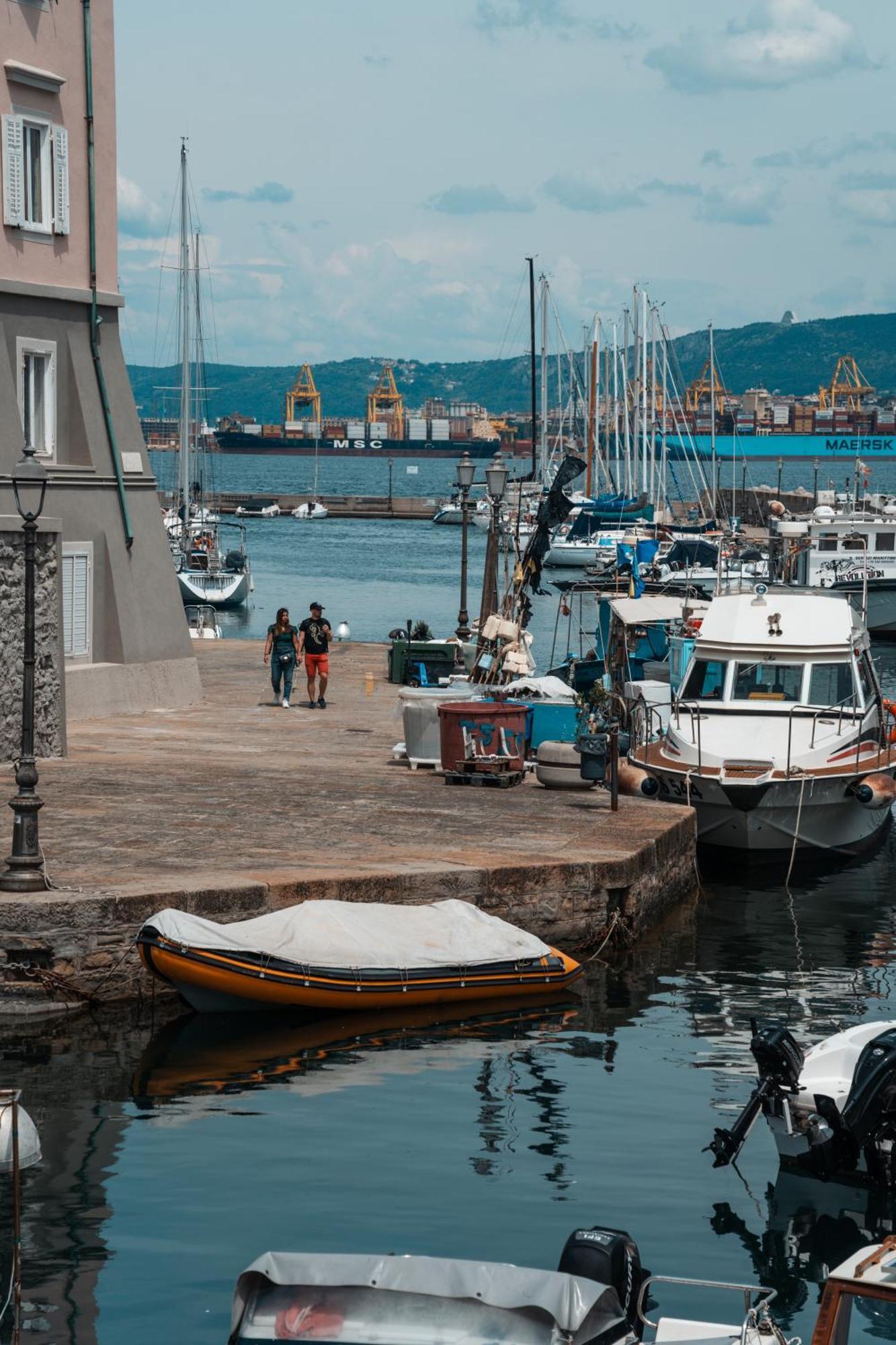 Hurban Apartments Muggia Bagian luar foto
