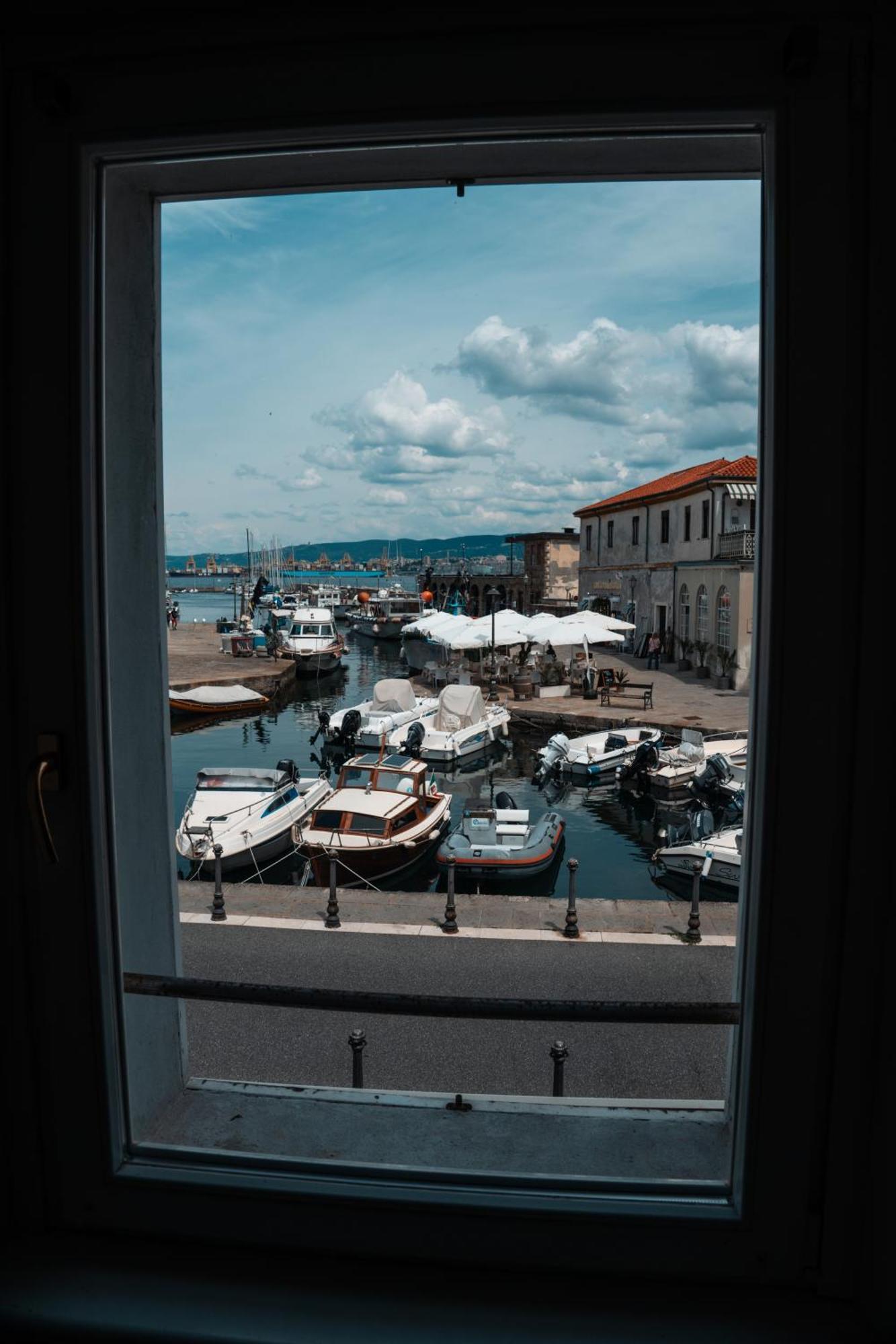 Hurban Apartments Muggia Bagian luar foto